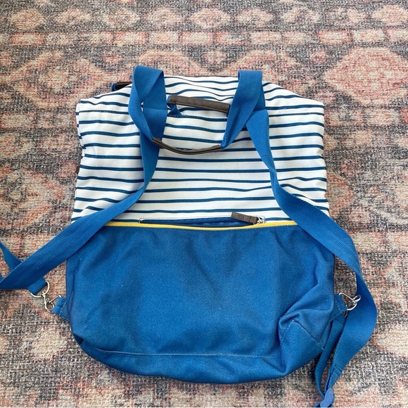 New love Taza 2-in-1 backpack tote striped beach bag - Picture 5 of 7